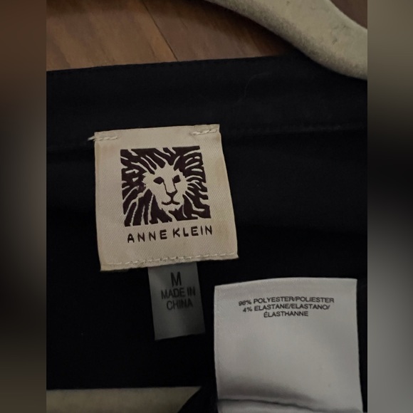 Anne Klein Navy Blue 3/4 Length Sleeve Top with Gold Buttons Size Medium - Picture 3 of 3